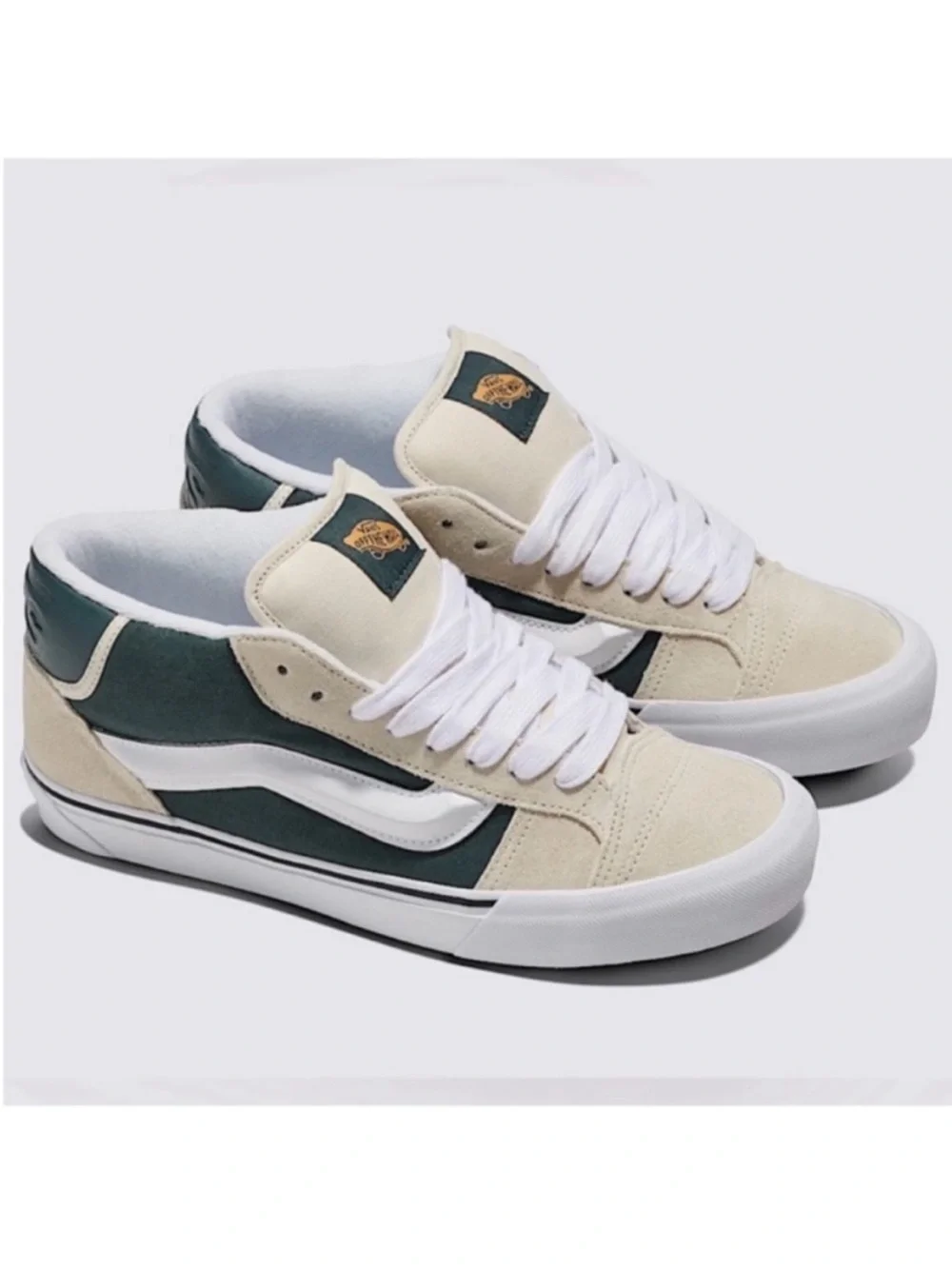 Vans Knu Mid in White and Green Women 8.0 US